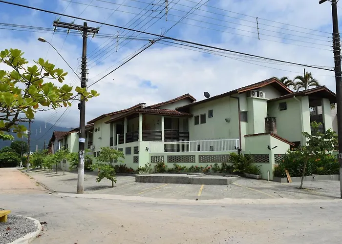Praia De Maranduba - Em Frente Ao Mar - Apto Duplo Para Ate 12 Pessoas - Internet Fibra - Churrasqueira Privativa Ubatuba